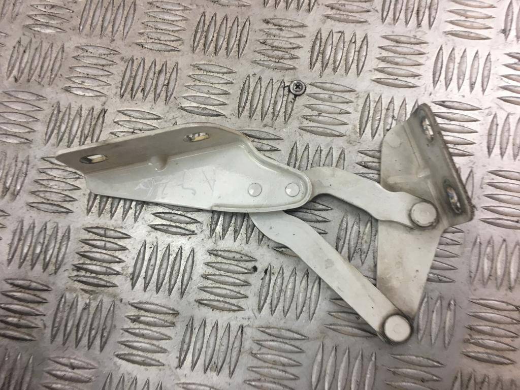 петля капота Iveco Daily  504058771, 630 рублей, Москва