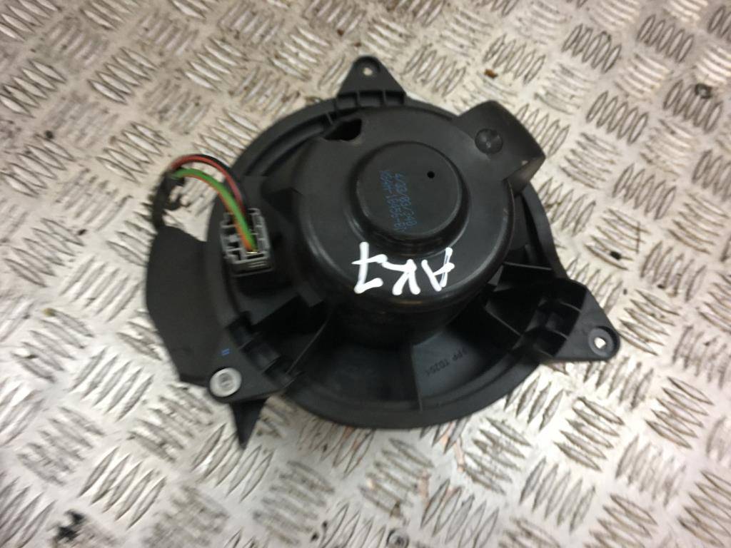 моторчик отопителя FORD Tourneo Connect  1151989, 2700 рублей, Москва