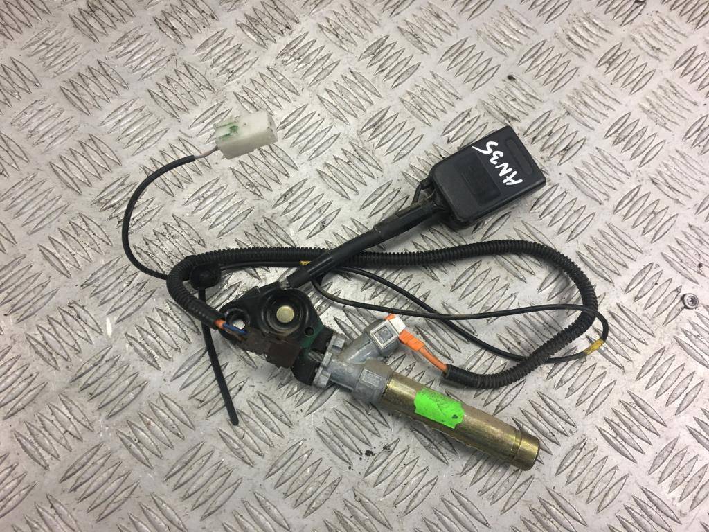 замок ремня безопасности Peugeot Partner, 860 рублей, Москва