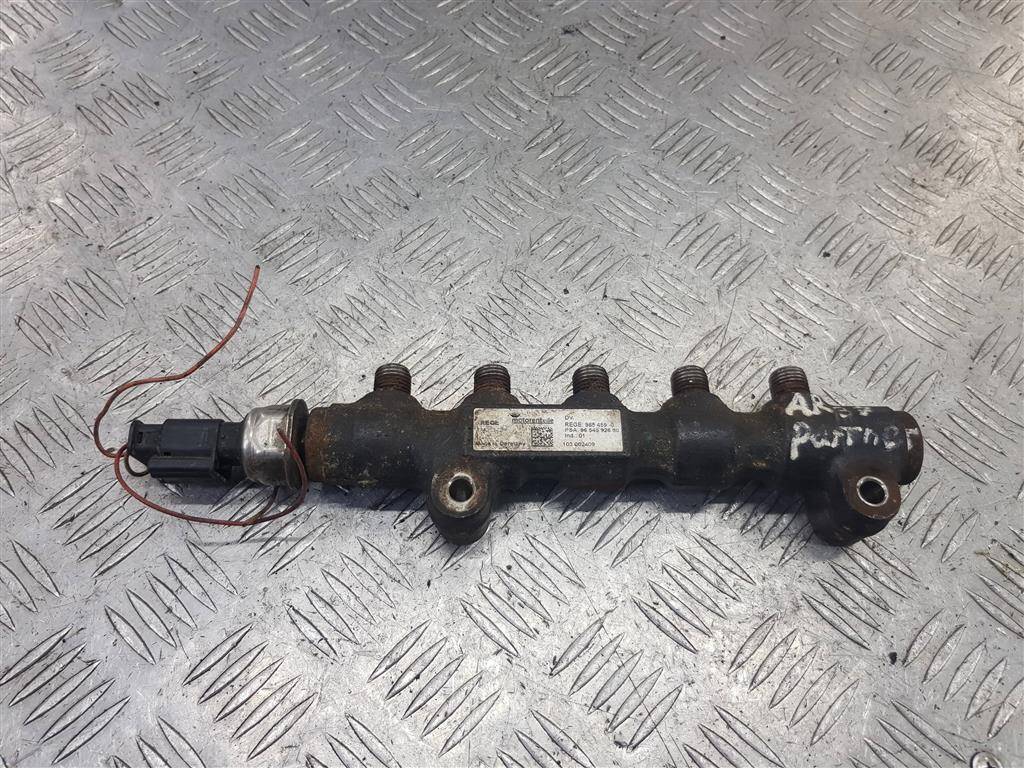 рампа топливная Peugeot Partner  1570G2, 980 рублей, Москва