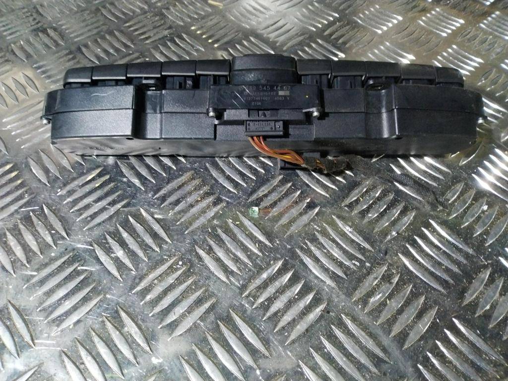 блок кнопок MERCEDES-BENZ Vito  A6395454407, 1090 рублей, Москва