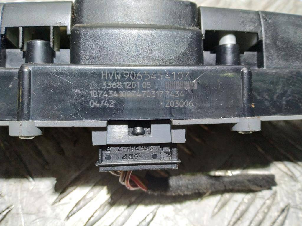 блок кнопок Volkswagen Crafter  9065454107, 1320 рублей, Москва