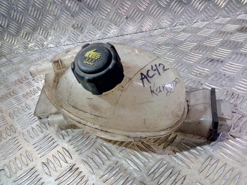 бачок расширительный Renault Master  217100015R, 750 рублей, Москва