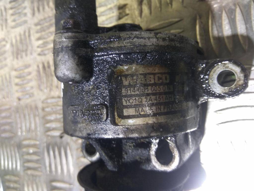 насос вакуумный FORD Transit  1581518, 4430 рублей, Москва