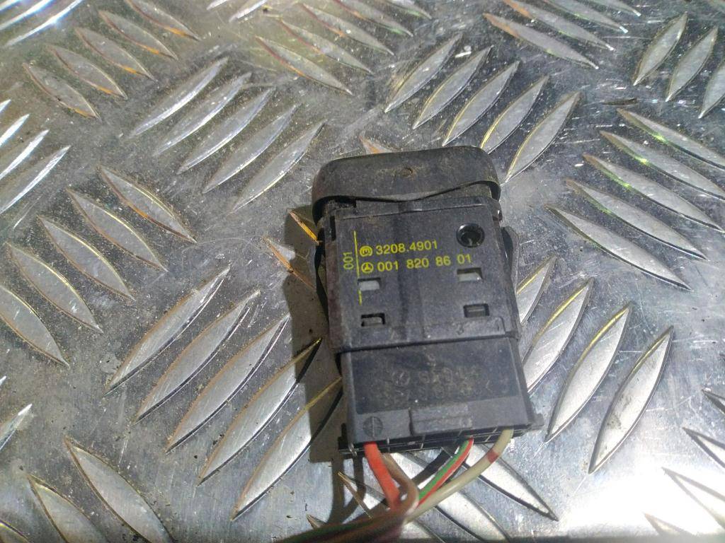 кнопка аварийного отключения топлива MERCEDES-BENZ Vito  A0018208601, 750 рублей, Москва