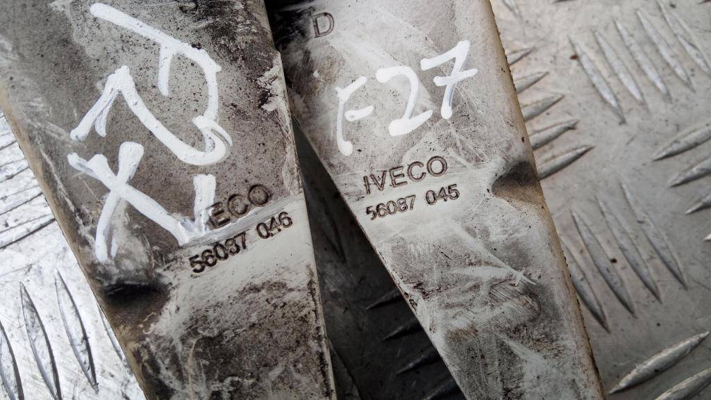 петля капота Iveco Daily  56087045, 630 рублей, Москва