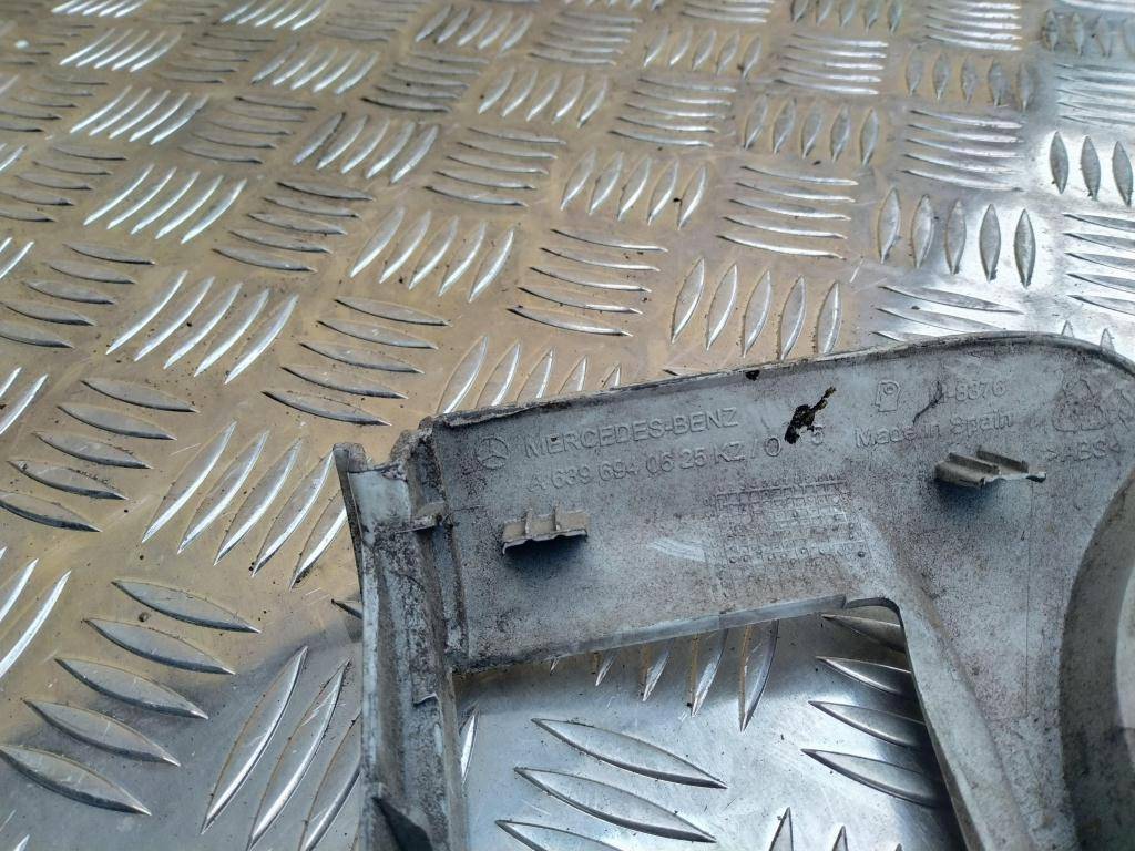 накладка под фонарем MERCEDES-BENZ Vito  A6396940625, 520 рублей, Москва