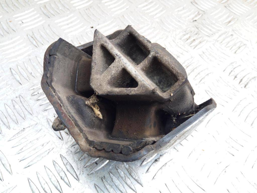 подушка двигателя (опора двс) Volkswagen Crafter  A9062411013, 980 рублей, Москва