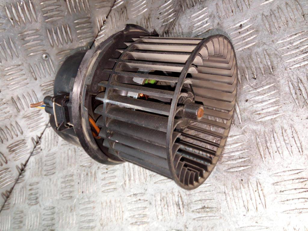 моторчик отопителя FORD Transit  7188531, 2130 рублей, Москва