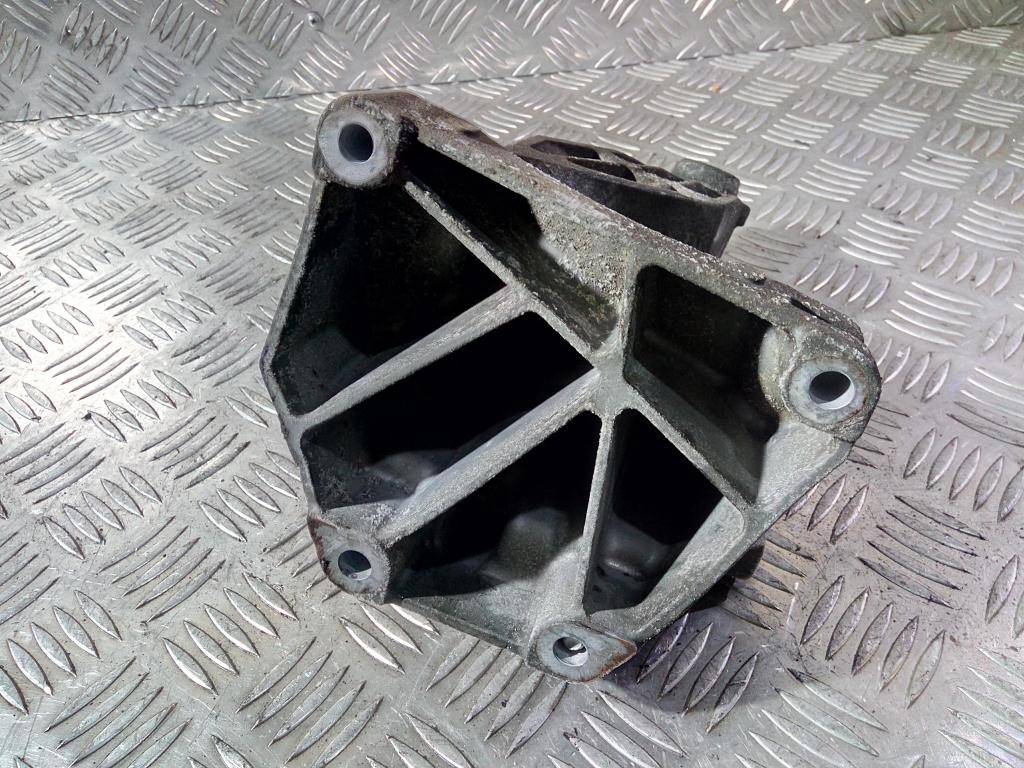 кронштейн двигателя (двс) MERCEDES-BENZ Sprinter  A6512231704, 1320 рублей, Москва