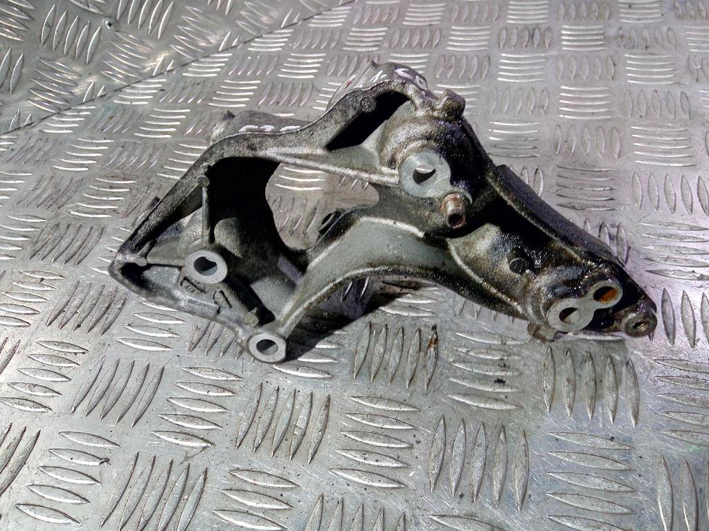 кронштейн генератора Citroen Berlingo  9658199380, 1320 рублей, Москва