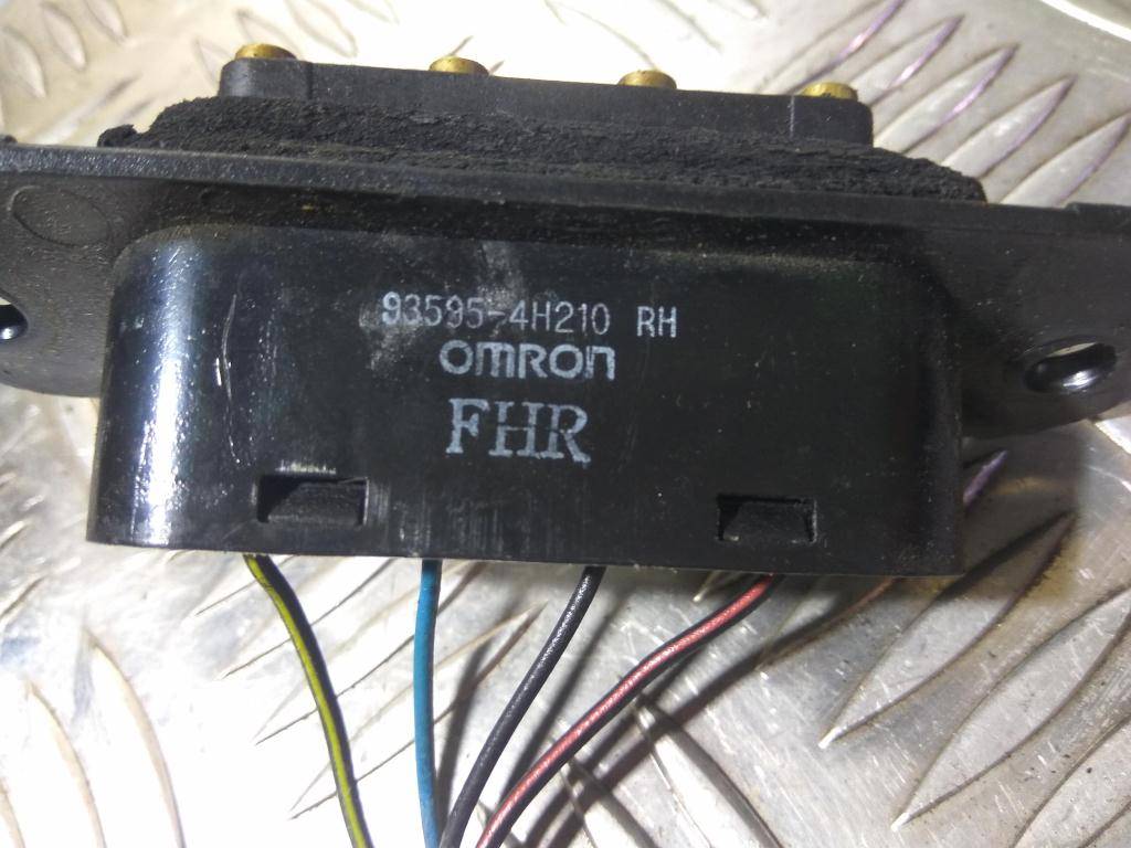 контактная группа двери сдвижной Hyundai Grand Starex  935954H210, 750 рублей, Москва