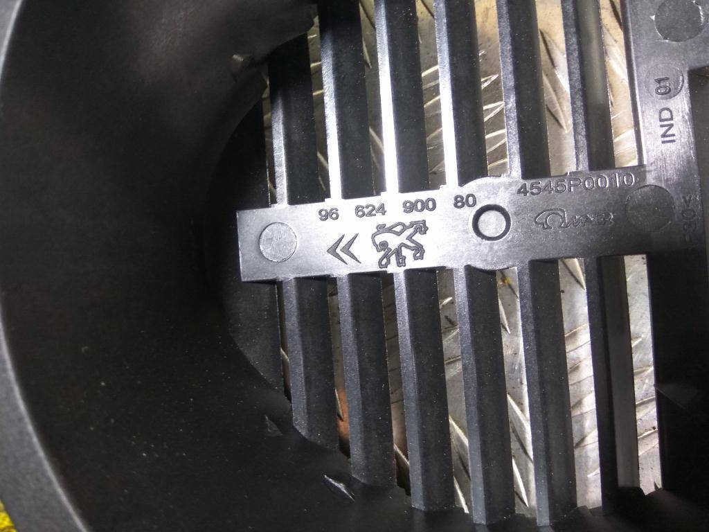 кронштейн динамика музыкального Peugeot Partner  6562X5, 630 рублей, Москва