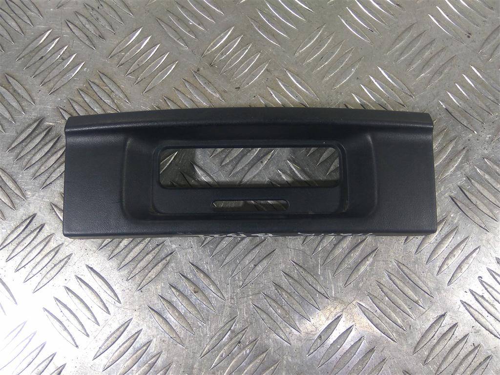 накладка торпедо Renault Trafic  8200184607, 980 рублей, Москва