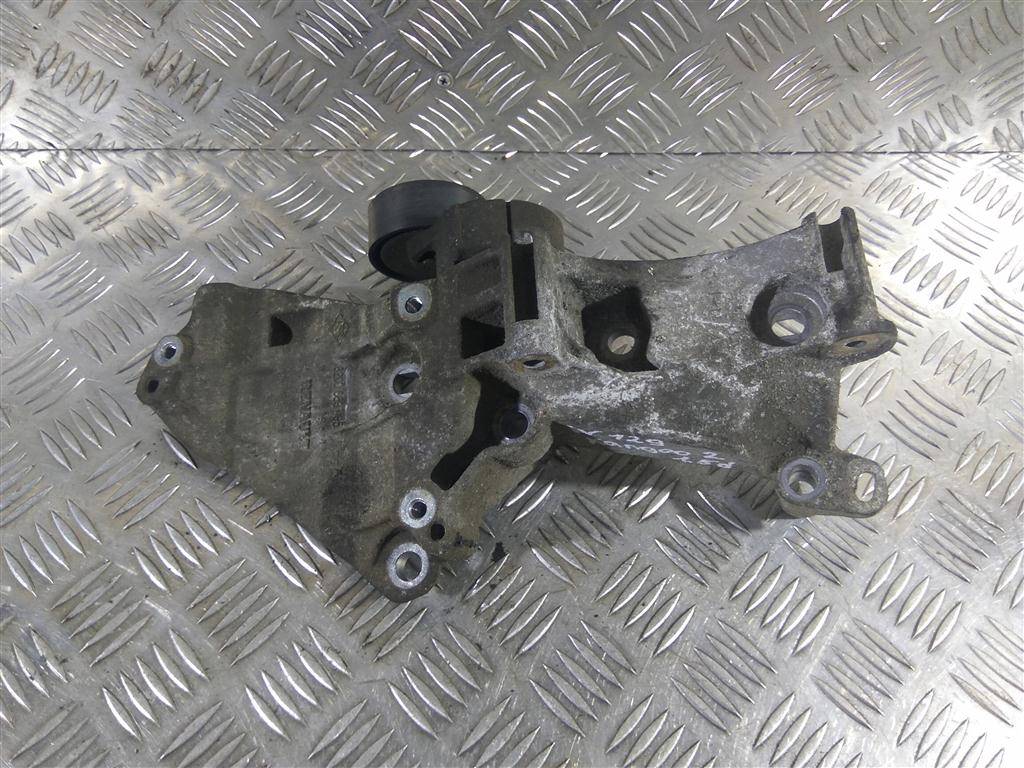 кронштейн генератора Renault Kangoo  8200695957, 750 рублей, Москва