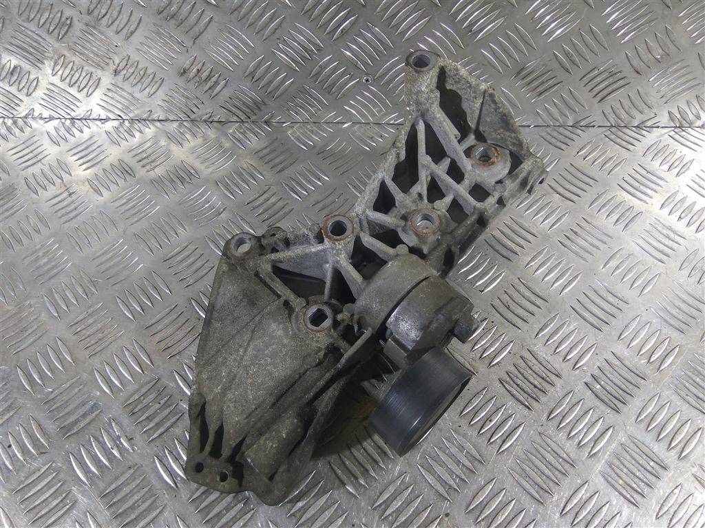 кронштейн генератора Renault Kangoo  8200695957, 750 рублей, Москва