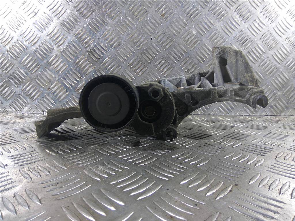 кронштейн генератора Renault Kangoo  8200695957, 750 рублей, Москва