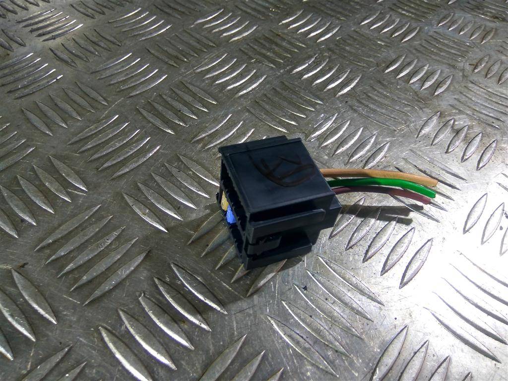 блок предохранителей Renault Master  7703297576, 750 рублей, Москва