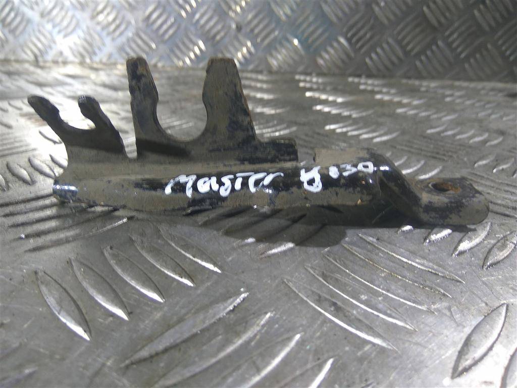 кронштейн Renault Master  543147647R, 1900 рублей, Москва