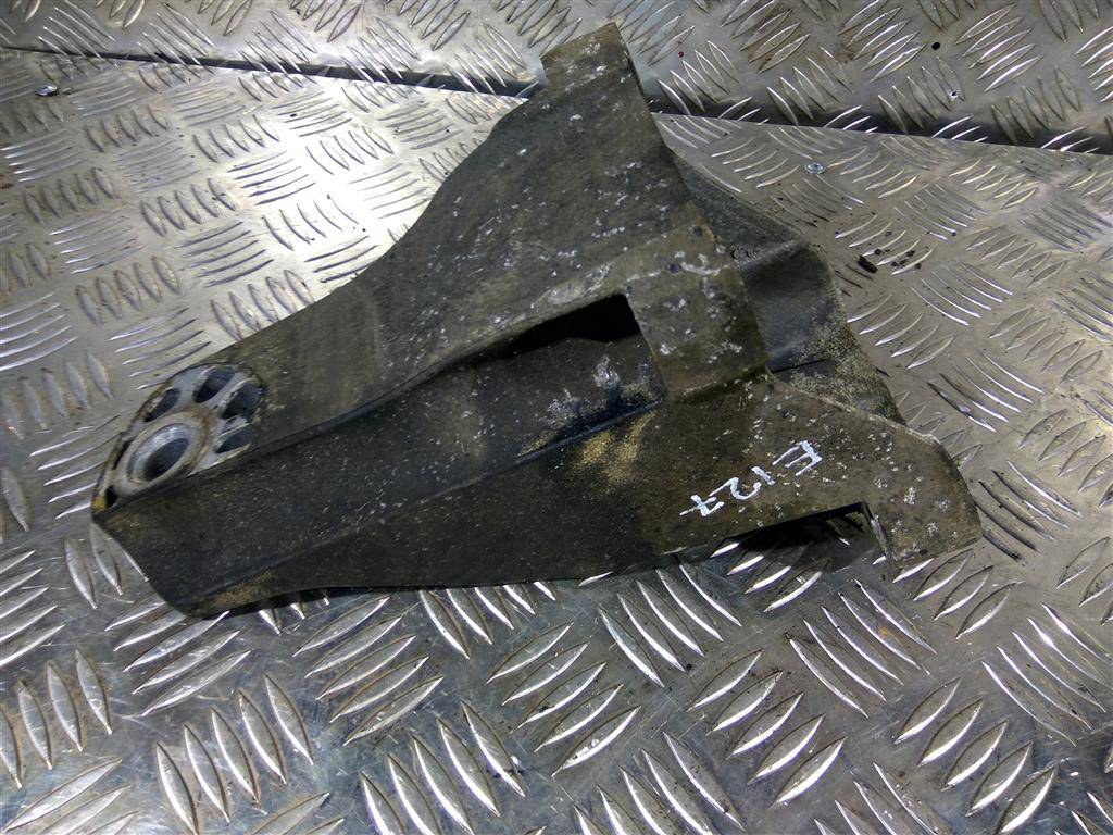 кронштейн двигателя (двс) FORD Transit  1371114, 520 рублей, Москва