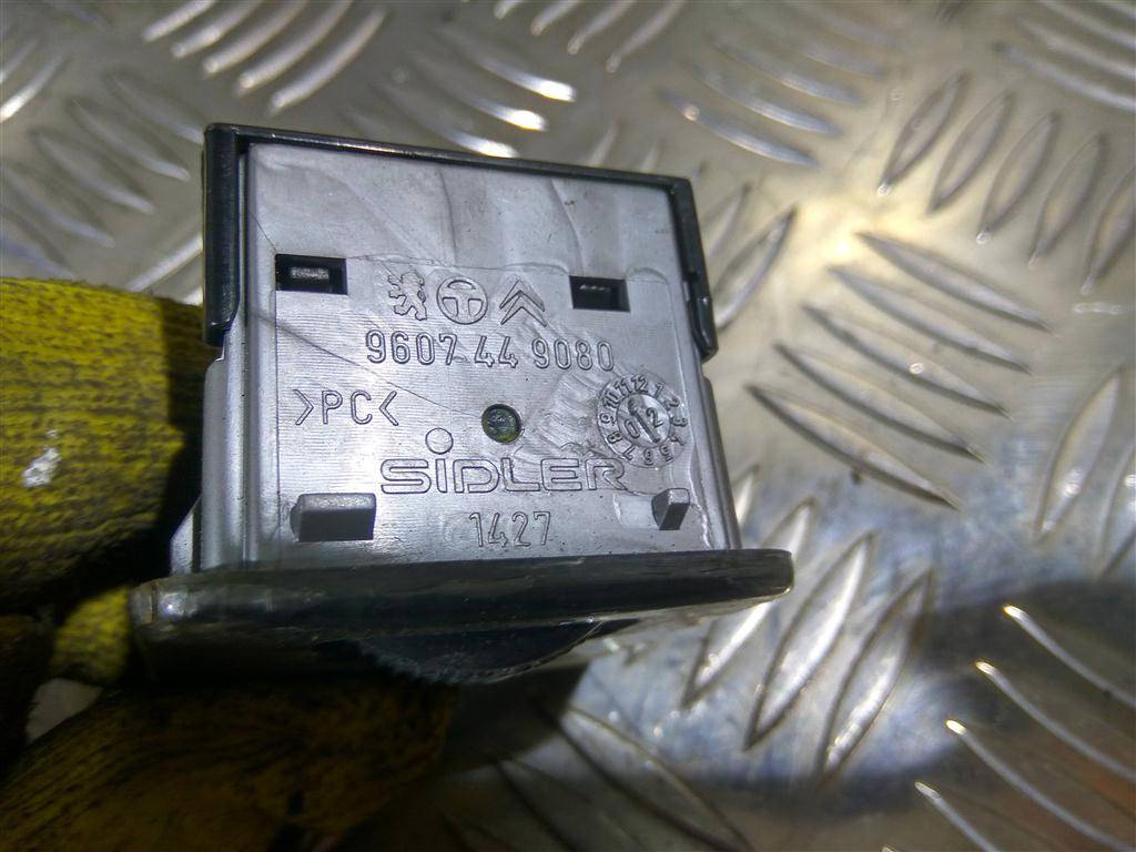 плафон потолочный Peugeot Partner  6362J7, 630 рублей, Москва