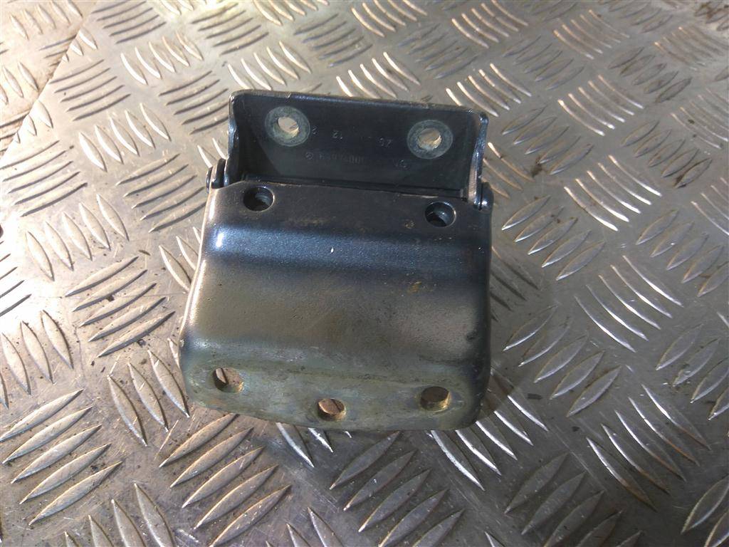 петля крышки багажника MERCEDES-BENZ Vito  A6397400037, 750 рублей, Москва