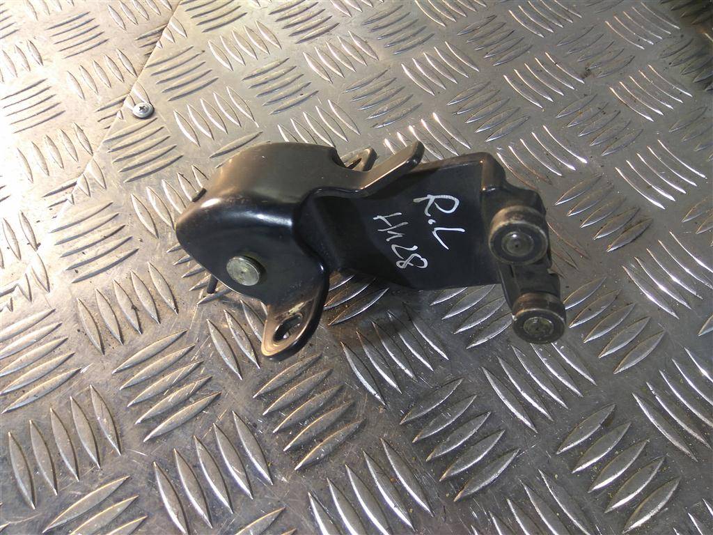 ролик двери сдвижной MERCEDES-BENZ Vito  A6397600647, 2130 рублей, Москва