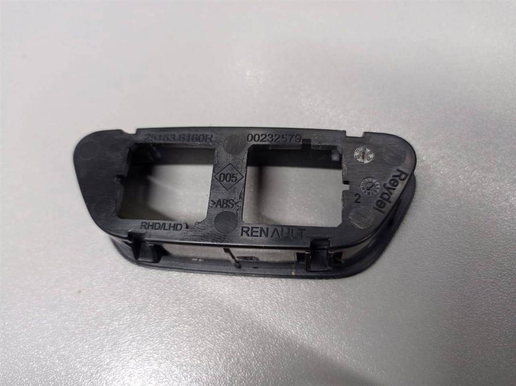 накладка торпедо MERCEDES-BENZ Vito  251636160R, 1320 рублей, Москва