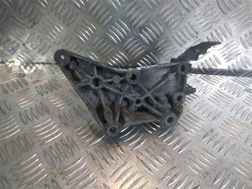 кронштейн коллектора MERCEDES-BENZ Vito  A6510940039, 750 рублей, Москва