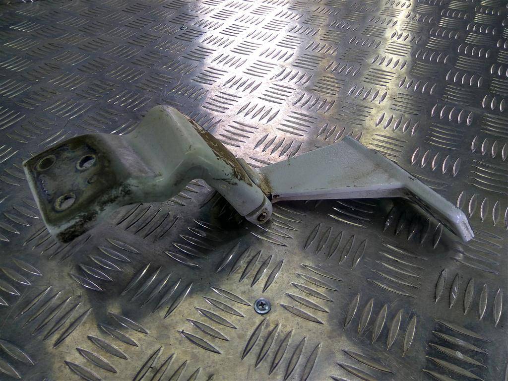 петля двери распашной MERCEDES-BENZ Vito  A6397402037, 1900 рублей, Москва