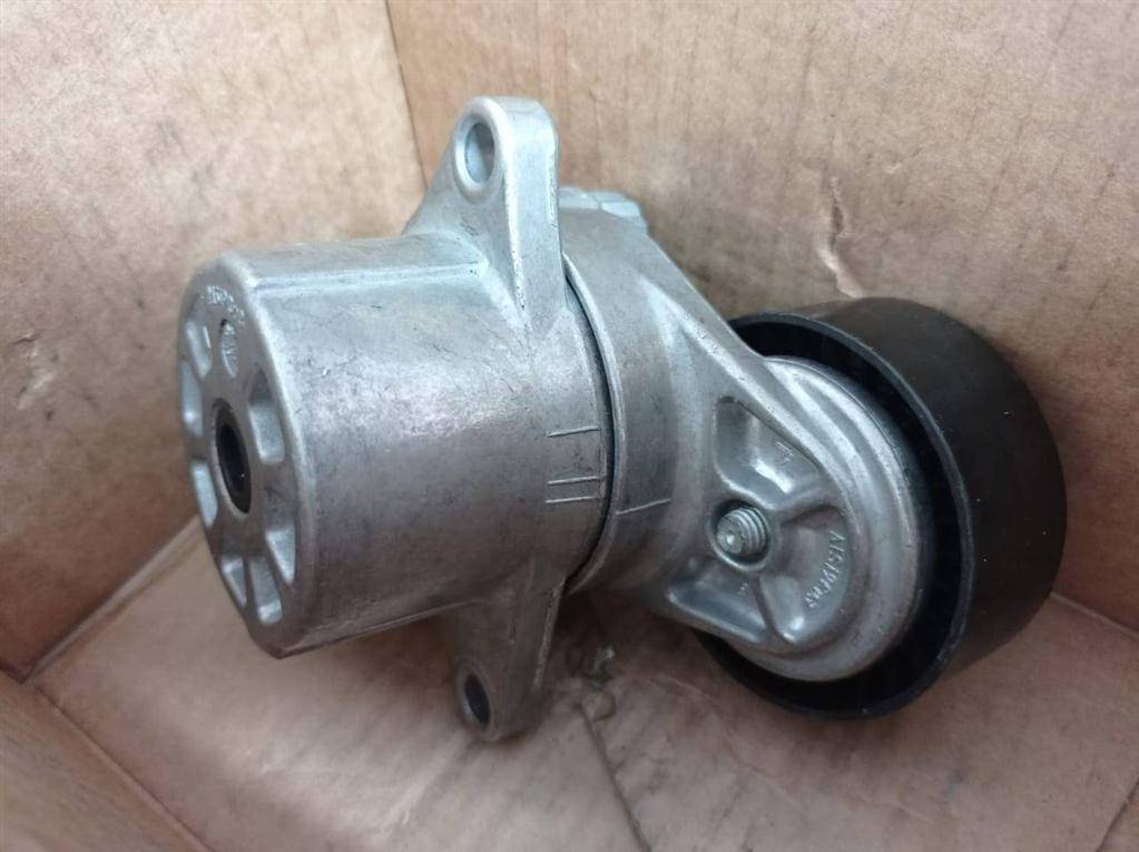 ролик натяжной Peugeot Partner  VKM33062, 2470 рублей, Москва