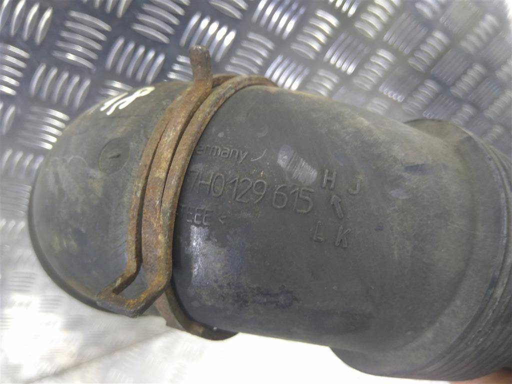патрубок воздушный (резиновый) Volkswagen Transporter  7H0129615H, 1550 рублей, Москва