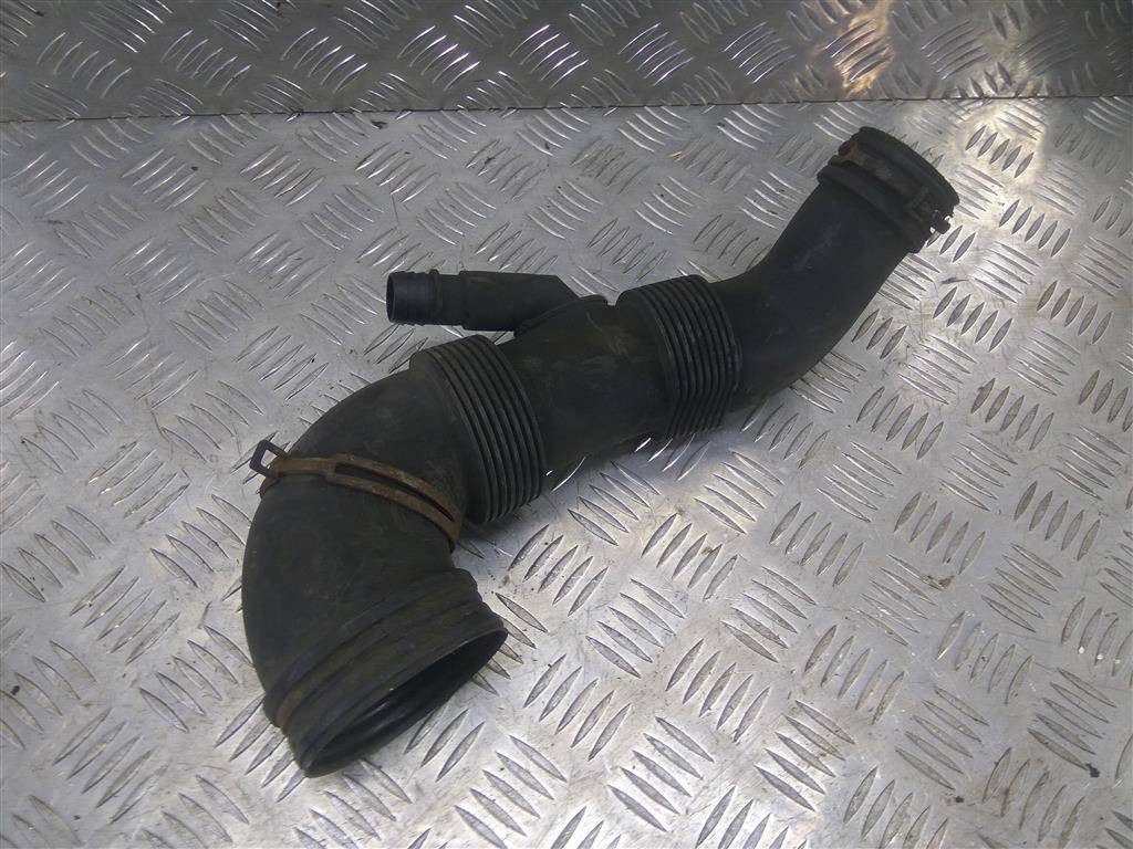 патрубок воздушный (резиновый) Volkswagen Transporter  7H0129615H, 1550 рублей, Москва