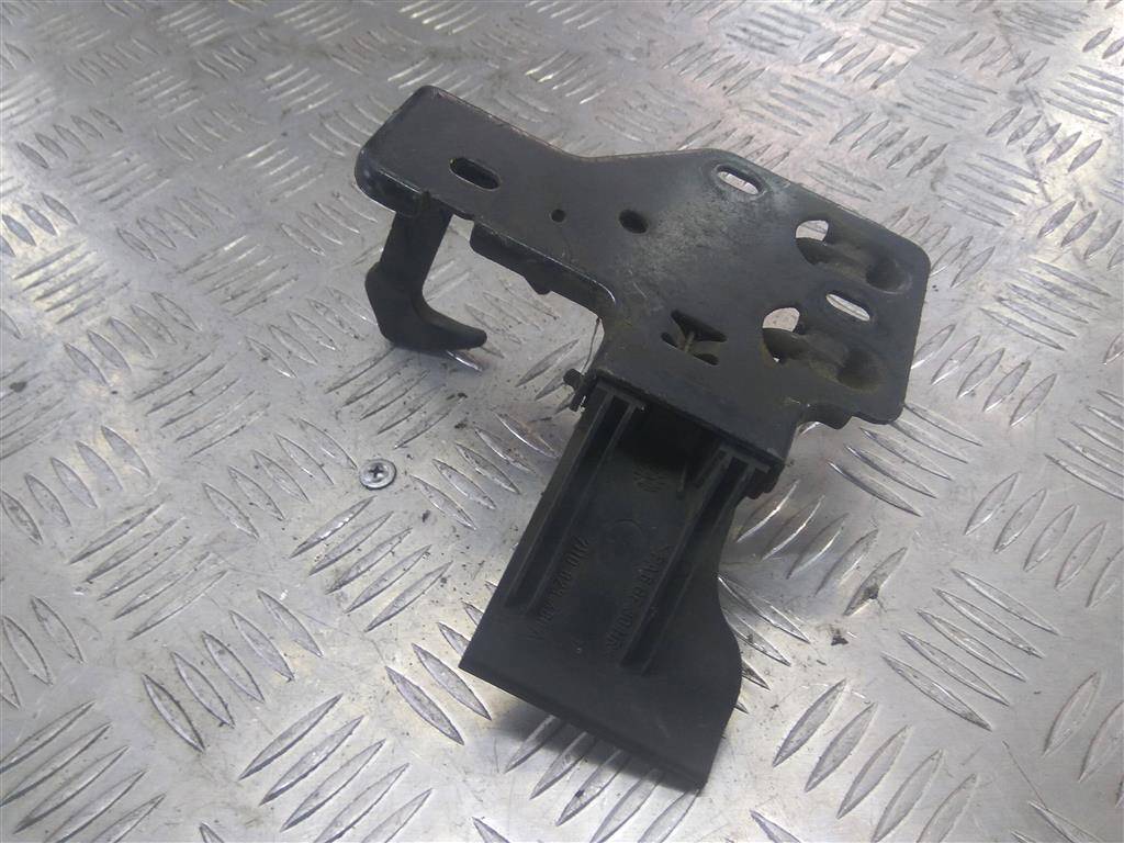 замок капота Volkswagen Transporter  7H0823480A, 980 рублей, Москва