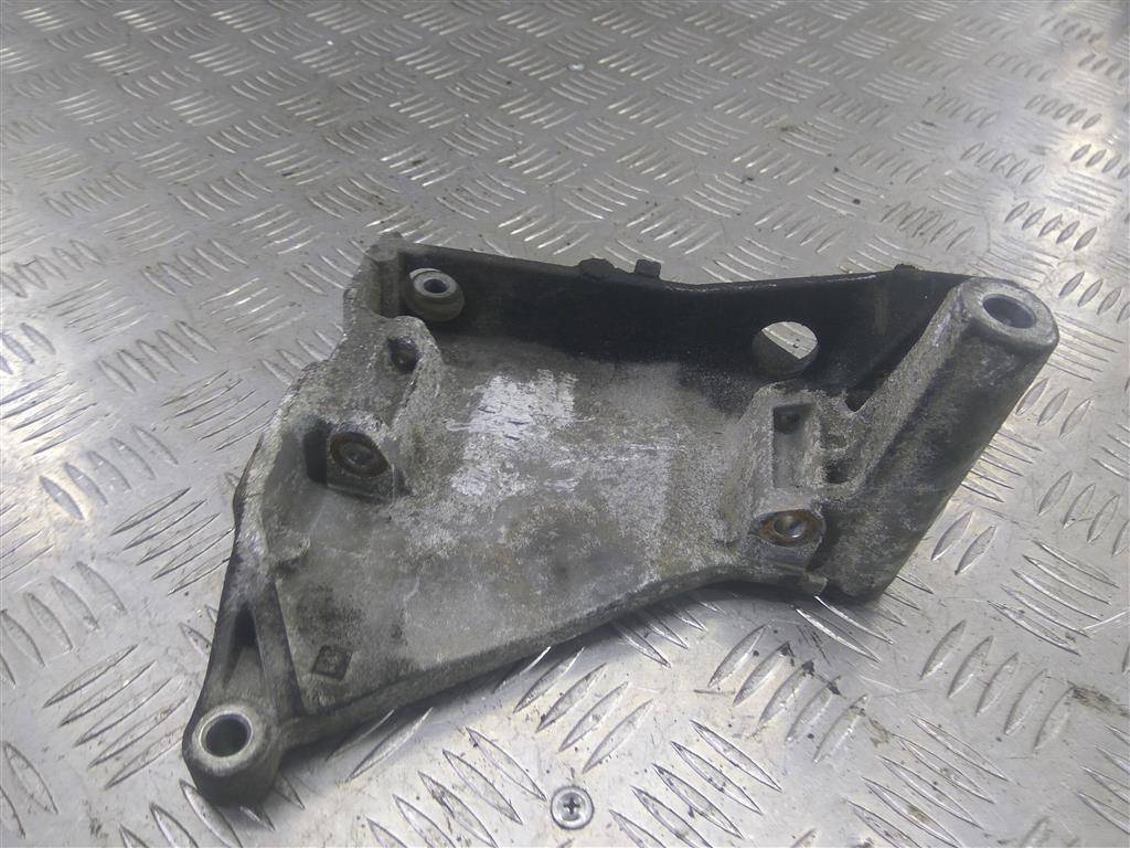 кронштейн генератора Volkswagen Transporter  070903143C, 630 рублей, Москва