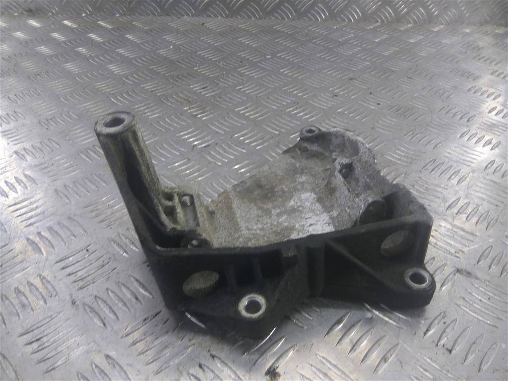 кронштейн генератора Volkswagen Transporter  070903143C, 630 рублей, Москва