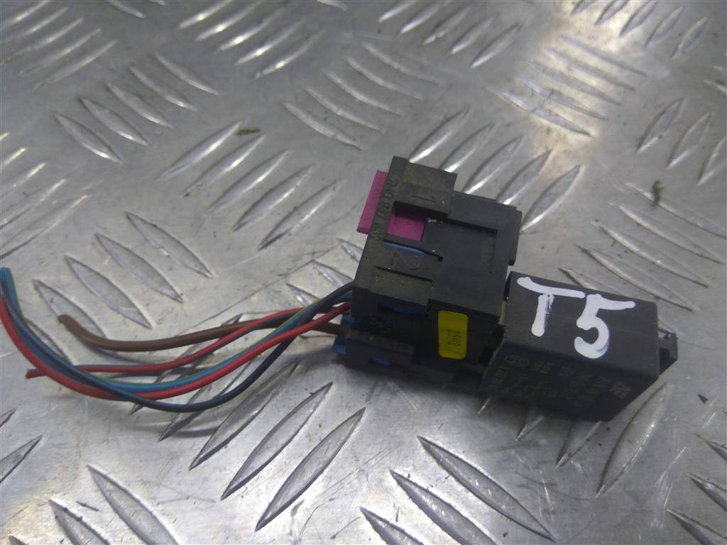 реле Volkswagen Transporter  7M0951253C, 750 рублей, Москва