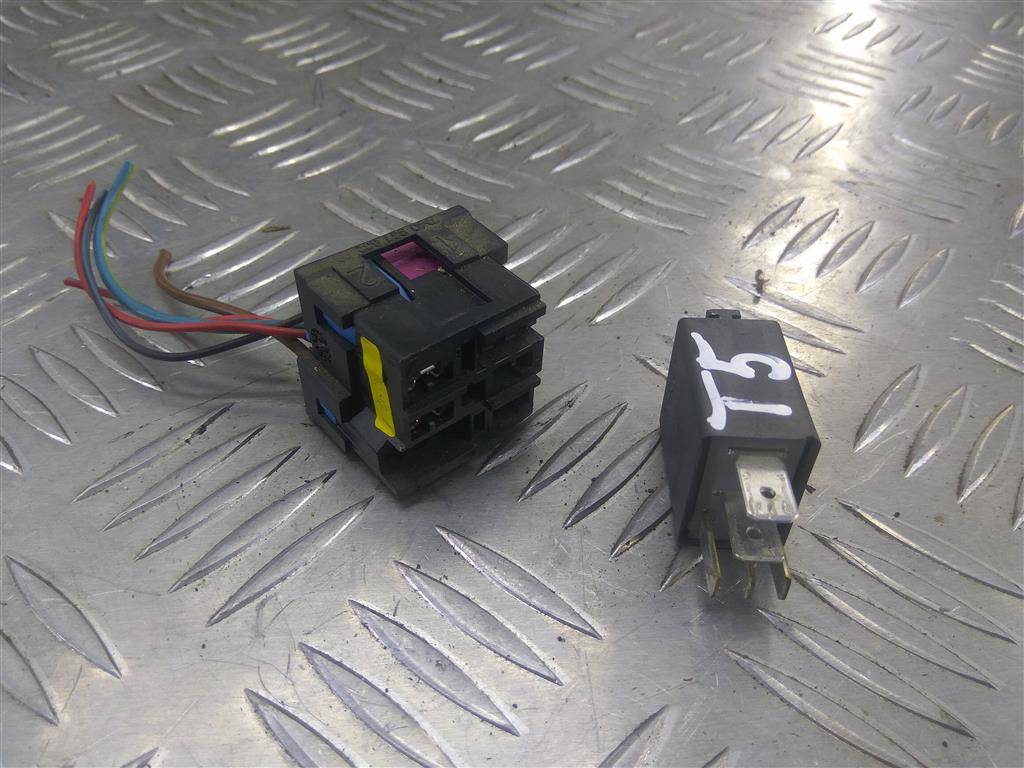 реле Volkswagen Transporter  7M0951253C, 750 рублей, Москва