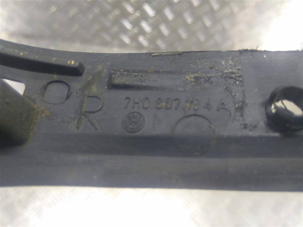 кронштейн бампера Volkswagen Transporter  7H0807184A, 1320 рублей, Москва