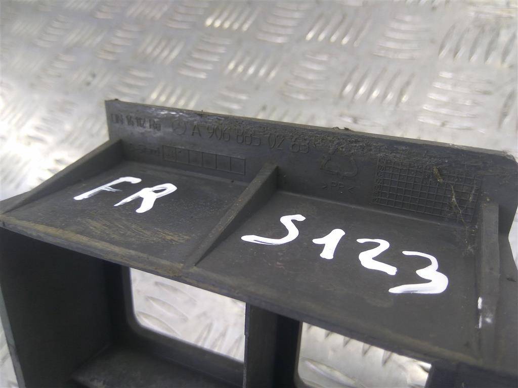 кронштейн бампера MERCEDES-BENZ Sprinter  A9068850263, 750 рублей, Москва