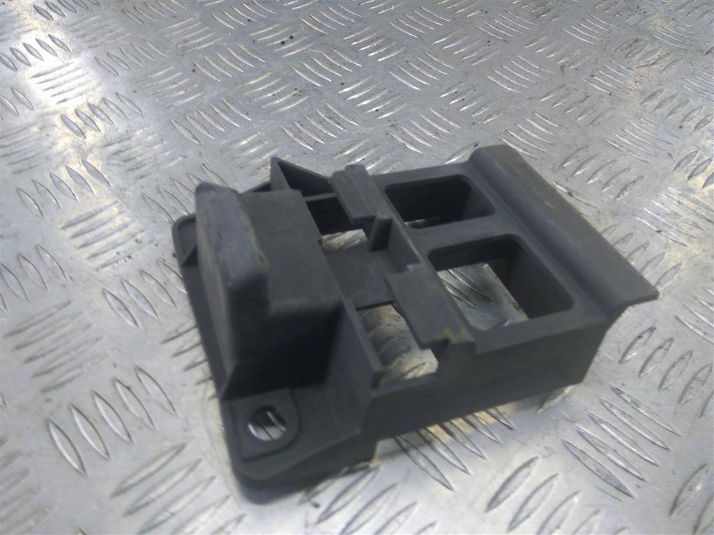 кронштейн бампера MERCEDES-BENZ Sprinter  A9068850263, 750 рублей, Москва