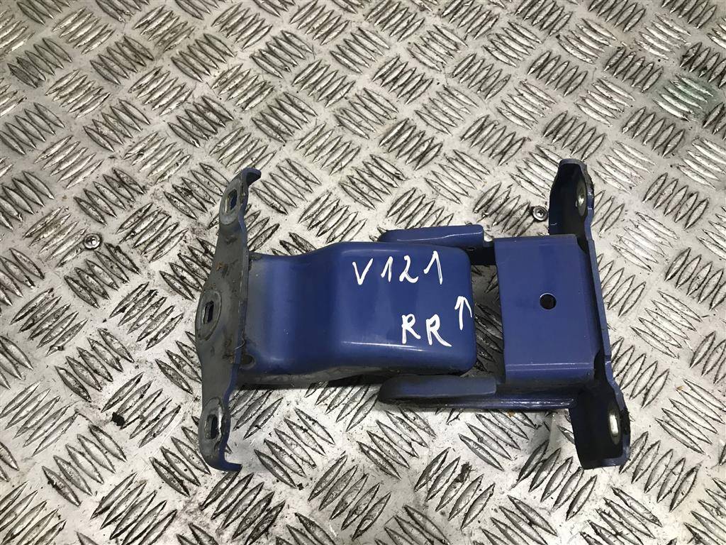 петля двери распашной Renault Trafic  8200527428, 1320 рублей, Москва