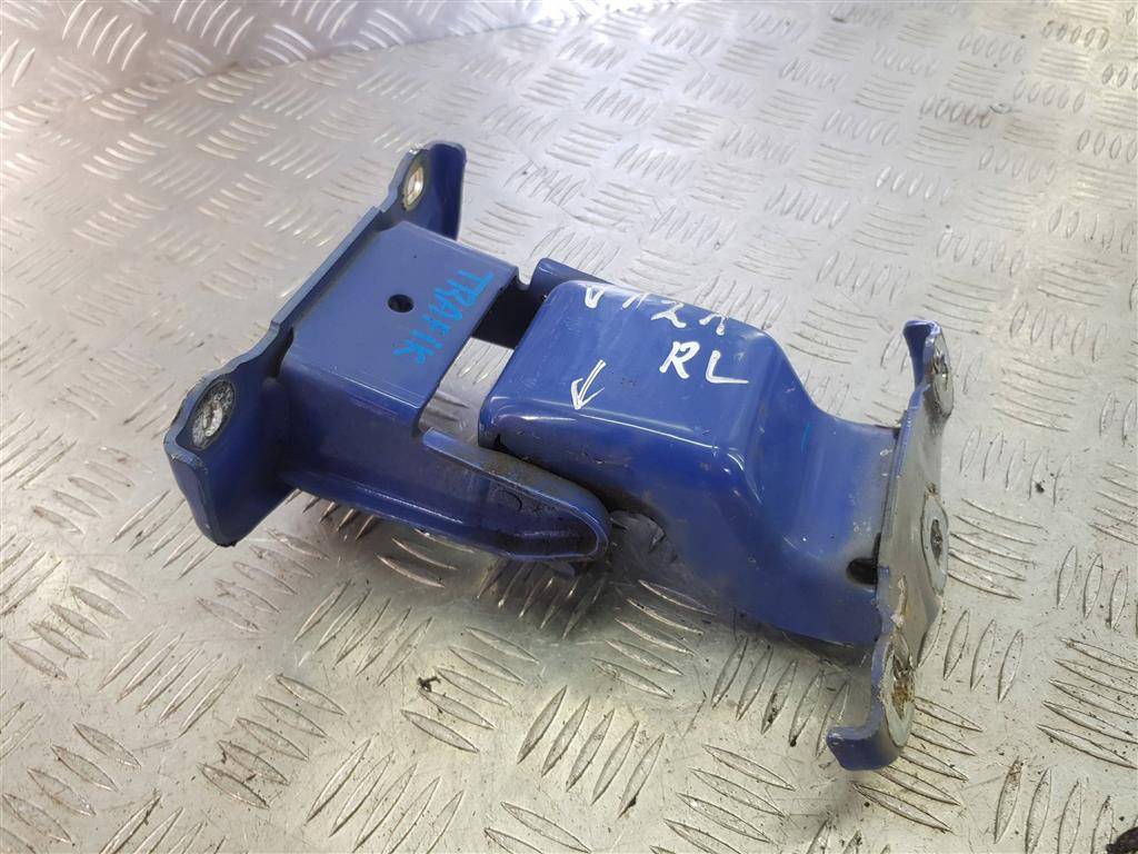 петля двери распашной Renault Trafic  8200527428, 1320 рублей, Москва