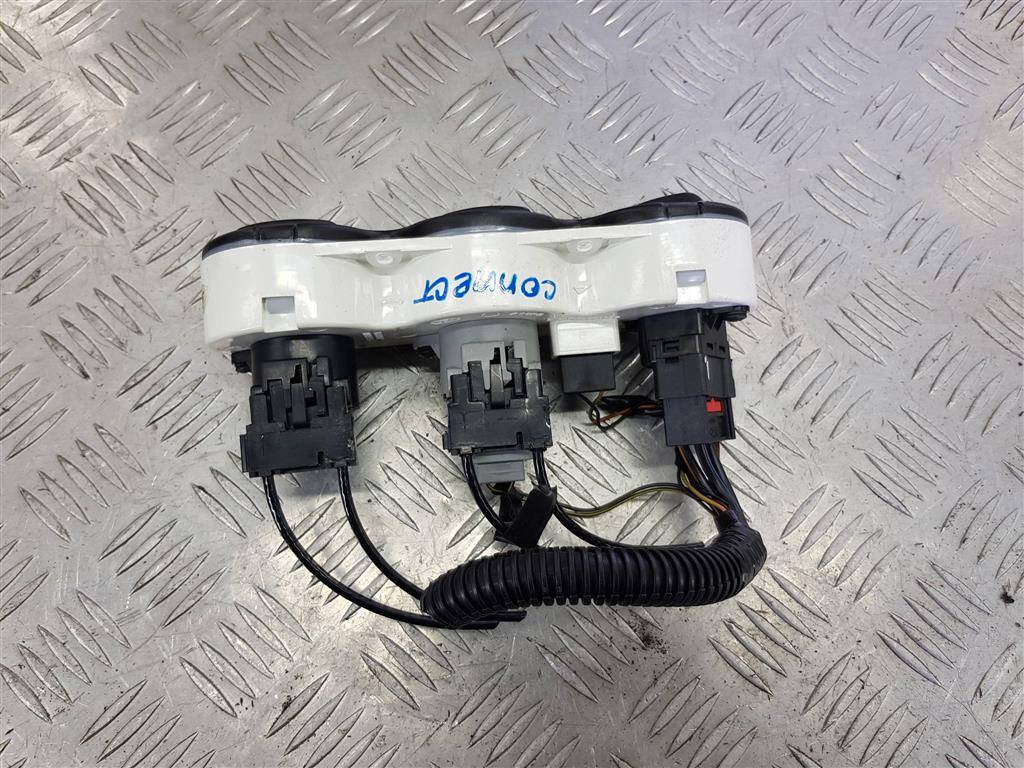 блок управления печкой FORD Tourneo Connect  5225337, 2930 рублей, Москва