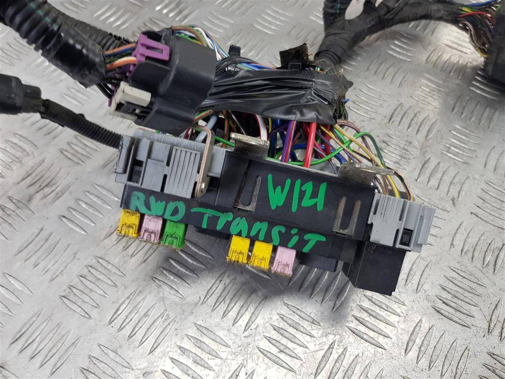 блок предохранителей FORD Transit  1757532, 10180 рублей, Москва