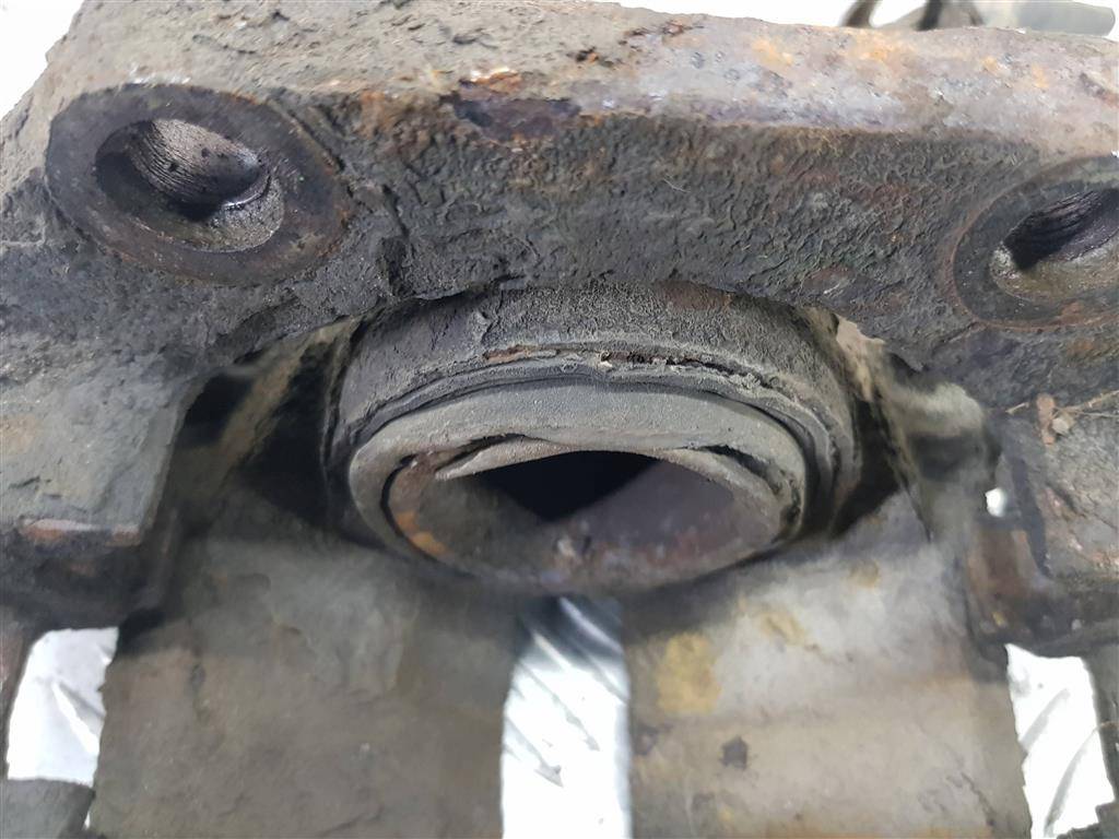 суппорт Renault Kangoo  7701207153, 2130 рублей, Москва