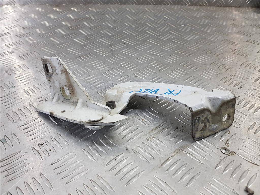 петля капота Renault Kangoo  8200153071, 980 рублей, Москва