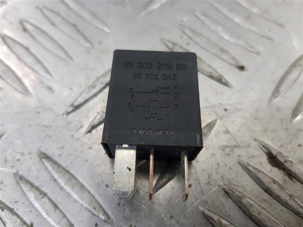 реле Peugeot Expert  9620220980, 980 рублей, Москва