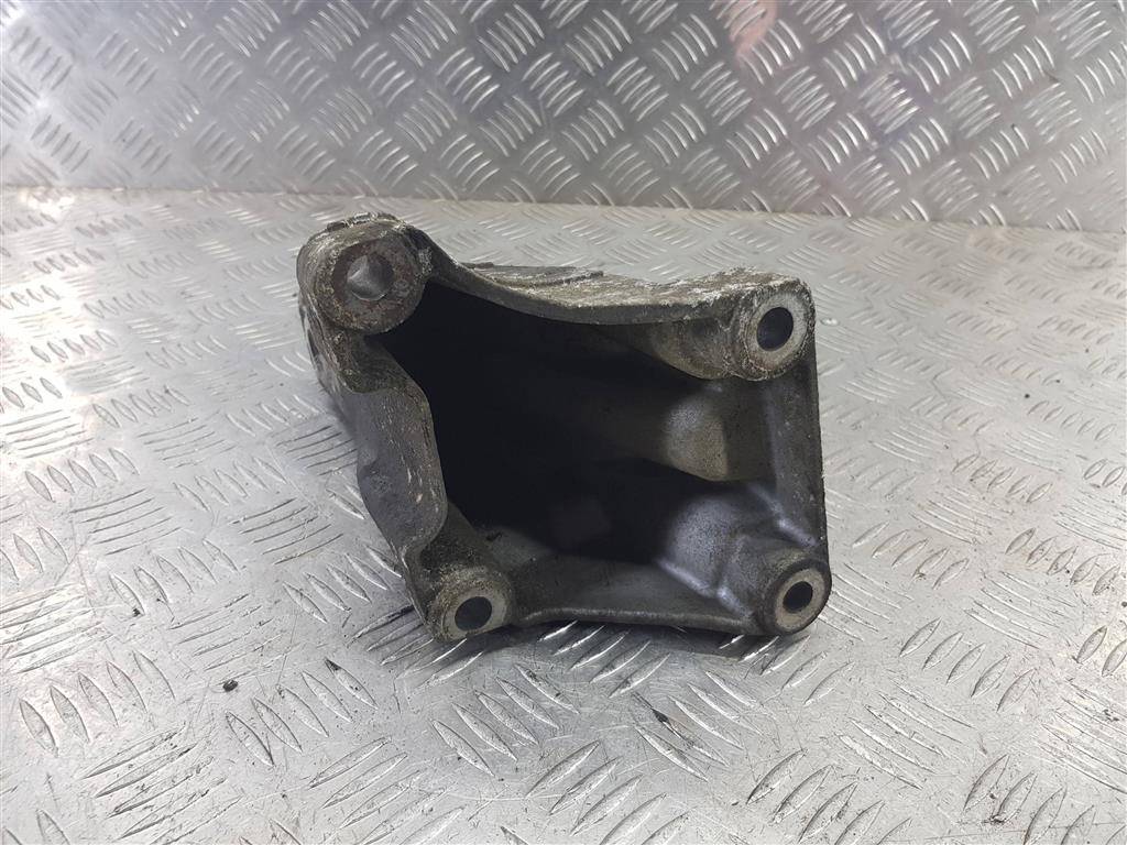 кронштейн двигателя (двс) FORD Transit  1713354, 1550 рублей, Москва