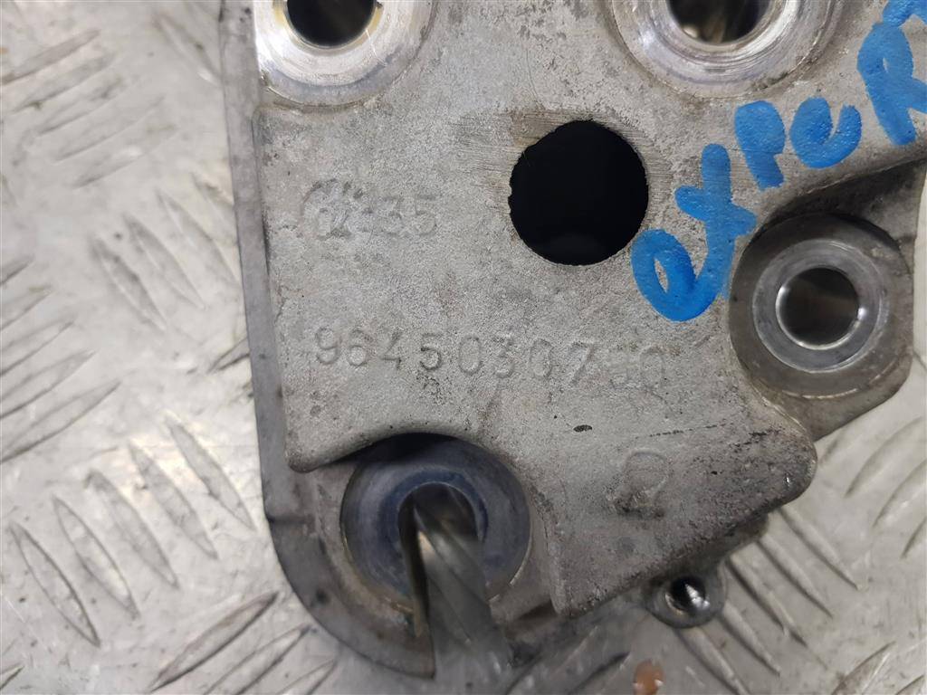 кронштейн двигателя (двс) Peugeot Expert  1807V4, 520 рублей, Москва